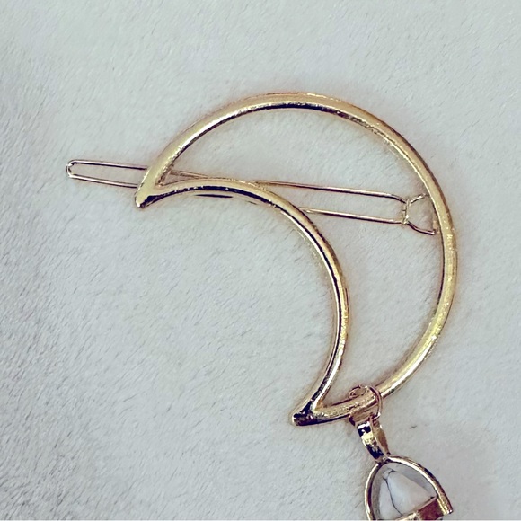 🌙 Moon Hair Clip🌙 - Picture 4 of 5